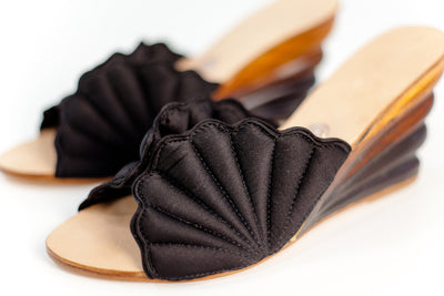 shell wooden sandals-valeria de lacerda-black